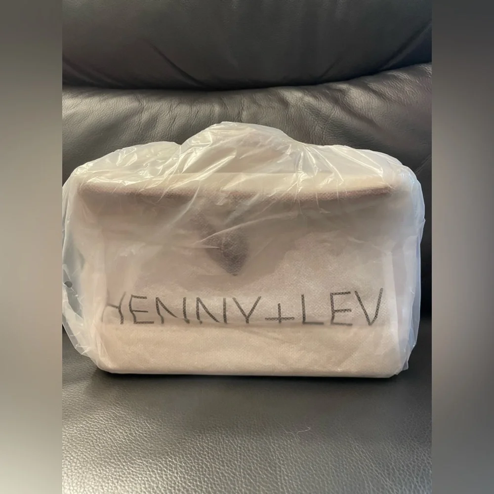 HENNY + LEV The Max Makeup Trunk | NWT - Great Makeup Storage/Gift